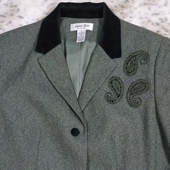 Judith Hart 2pc. Pantsuit   - Picture 3 of 7